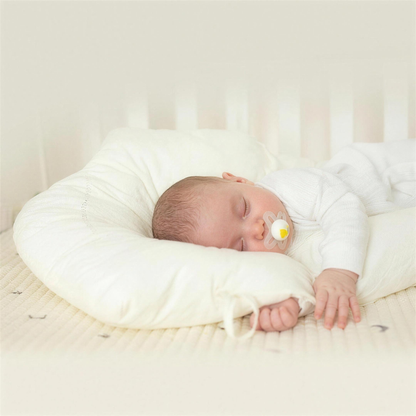 Baby support pillow detail