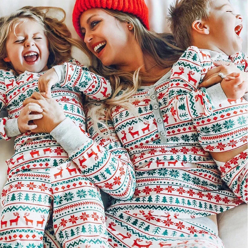 Mini Fashion – Matching Family Christmas Pyjamas