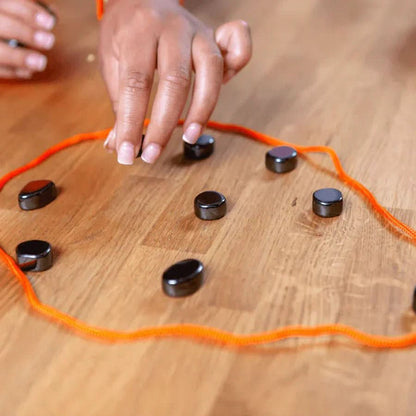 Travel magnetic strategy game